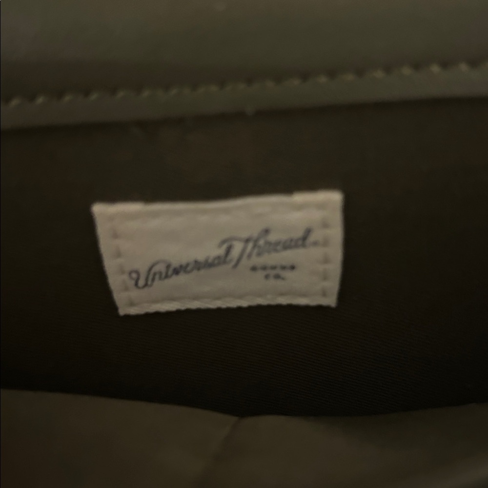 Universal Threads Wallet - Picture 2 of 4